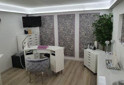 yhAoDWeb Pueppis Nagelwerk min
