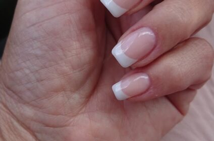 XMOFrGmu Cali Nails